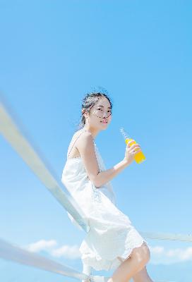 外回り中に突然の大雨一雨宿