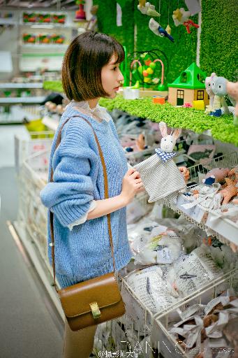 外回り中に突然の大雨一雨宿